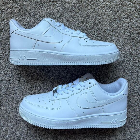 Nike Air Force 1 White Size 8 Women's - Picture 1 of 8